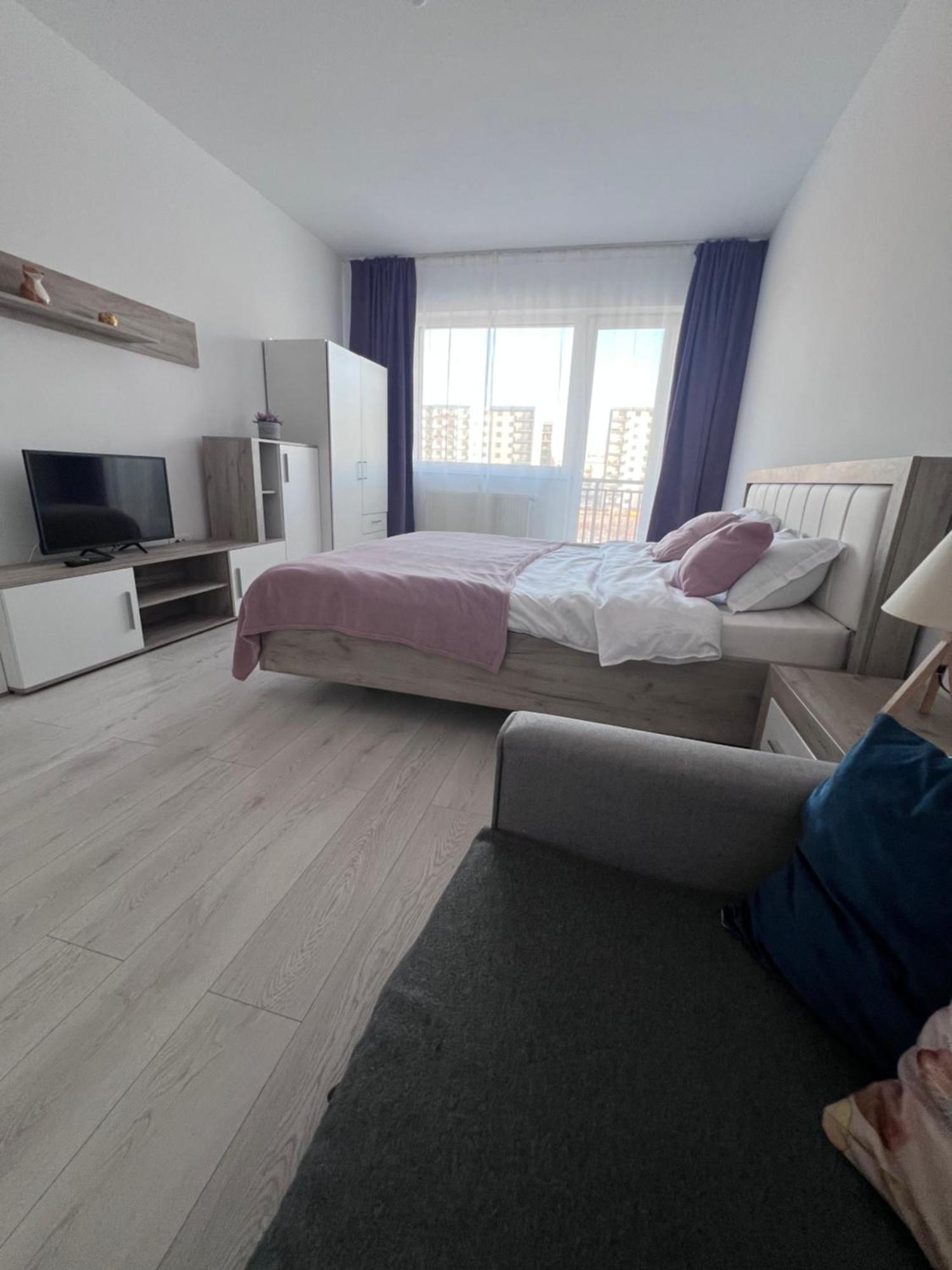 Nebele Brasov-self Check In -mall Coresi Apartment Brașov